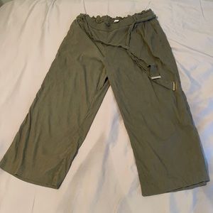 Calvin Klein linen Capri pants
